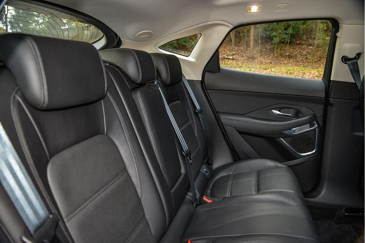 2019 Jaguar E-PACE D240 SE X540