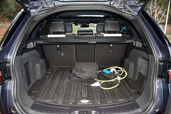 2024 Land Rover Discovery Sport P300e Dynamic SE L550