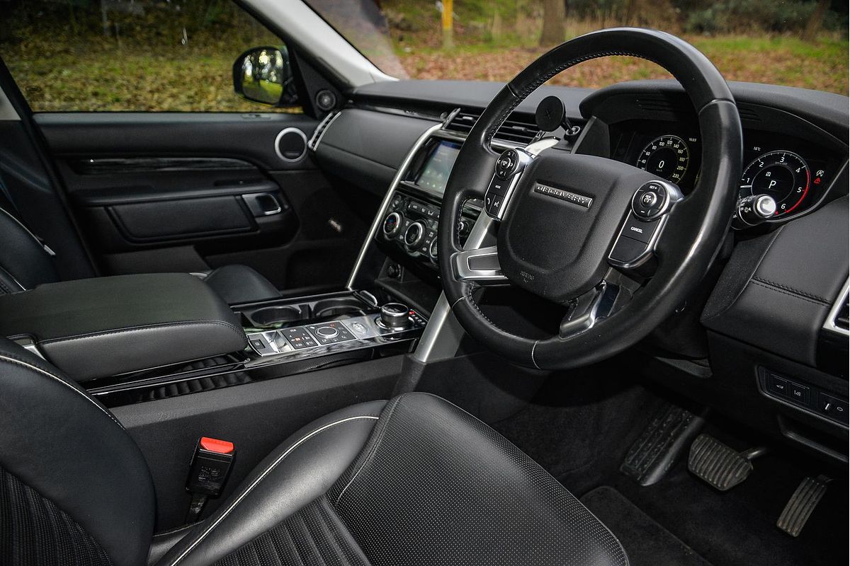 2018 Land Rover Discovery TD6 HSE Luxury Series 5