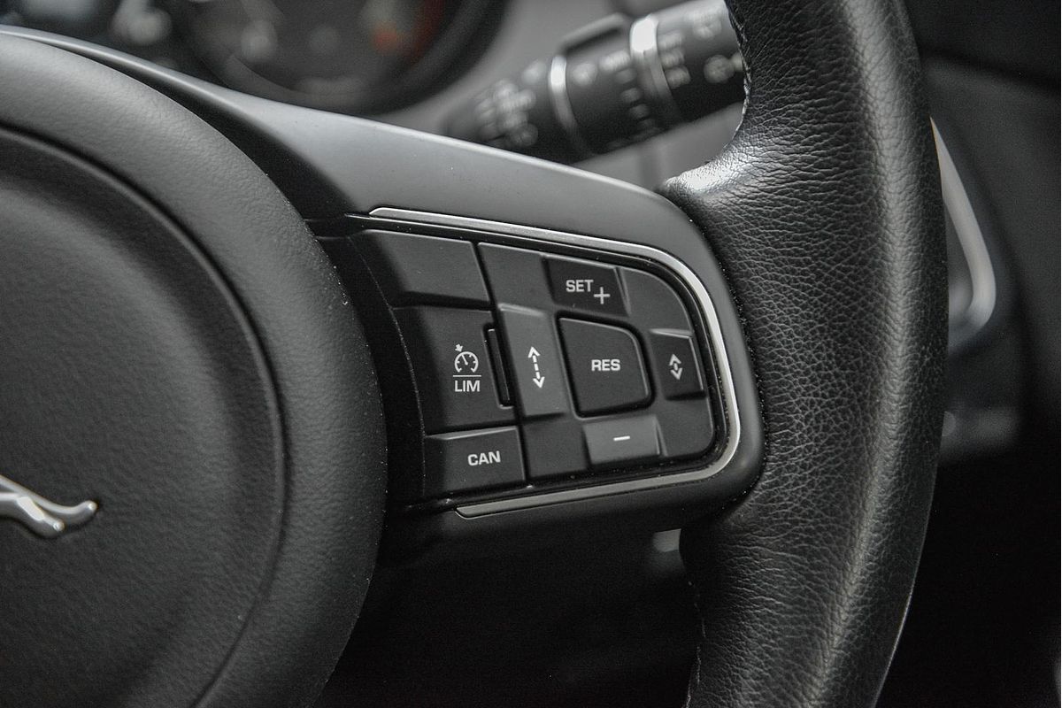 2019 Jaguar E-PACE D240 SE X540