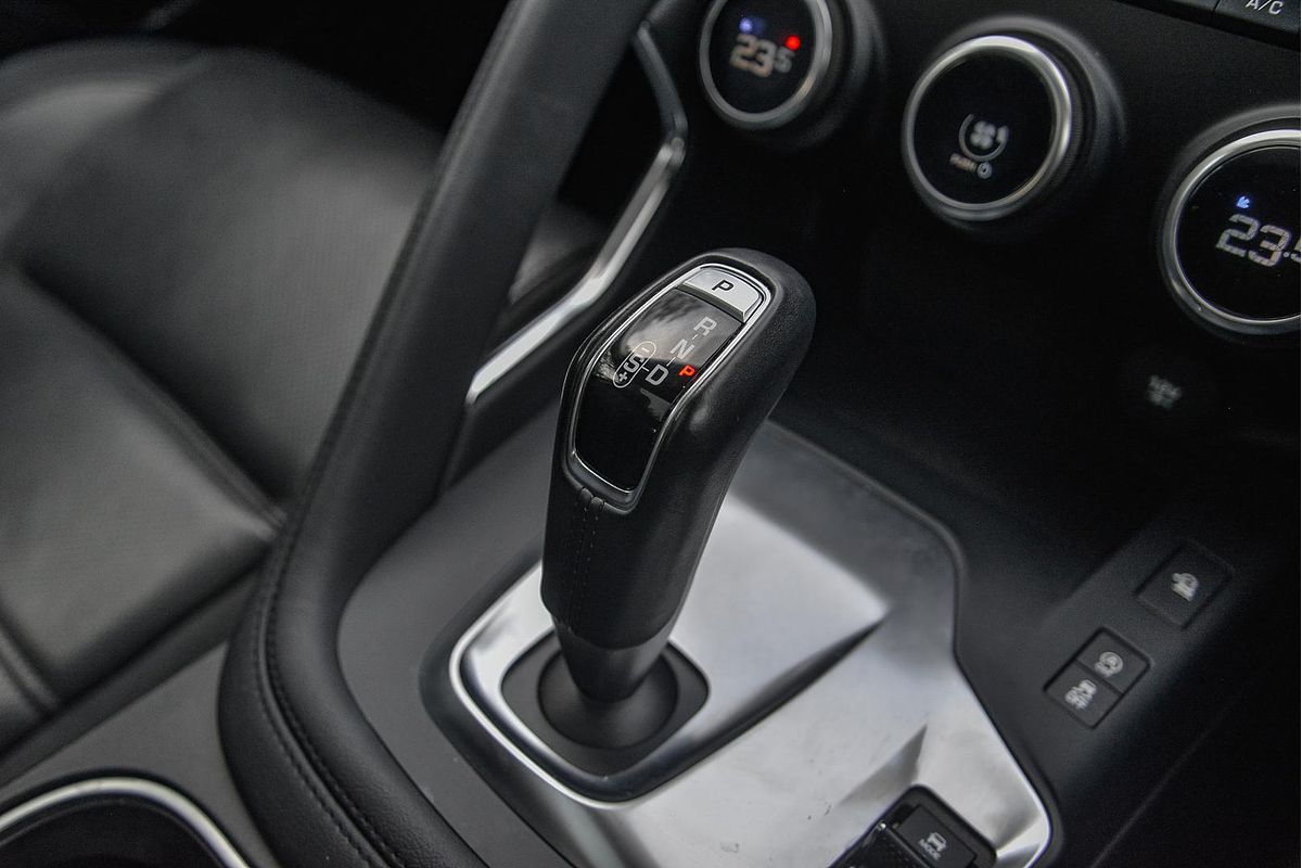2019 Jaguar E-PACE D240 SE X540