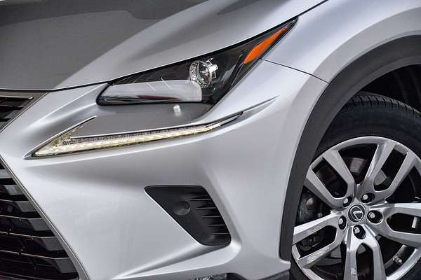 2017 Lexus NX NX300h Luxury AYZ10R