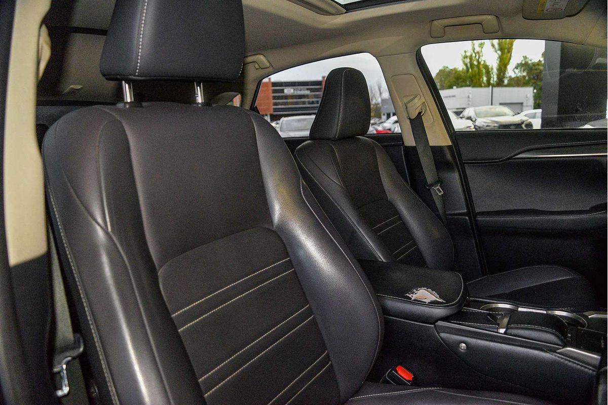2017 Lexus NX NX300h Luxury AYZ10R