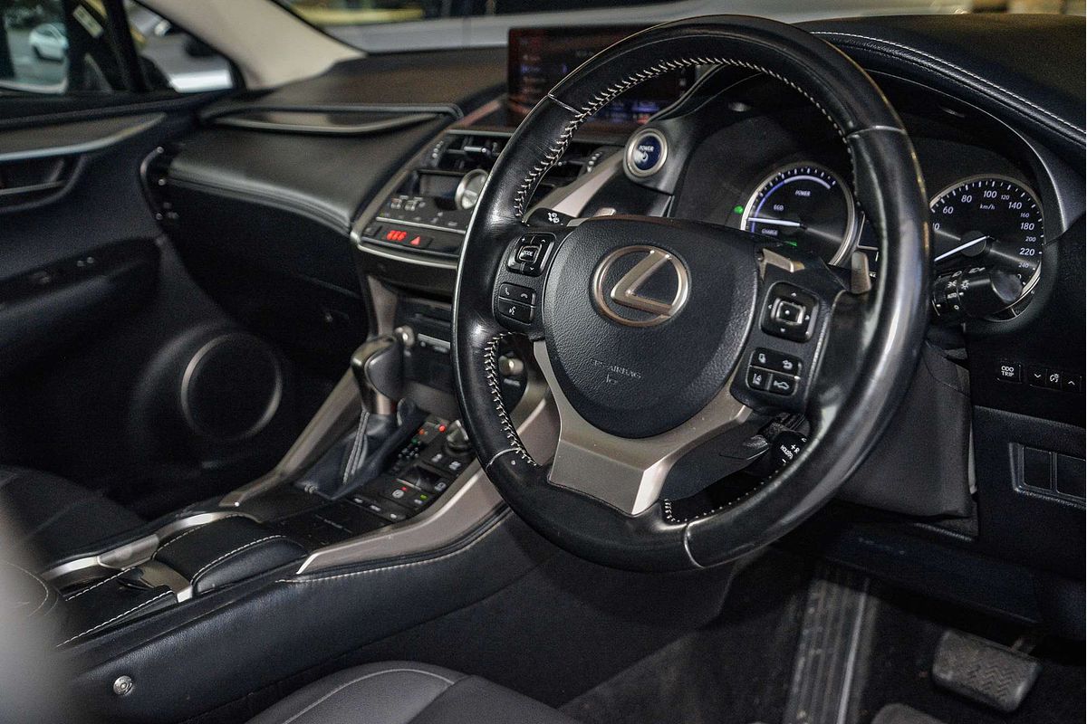 2017 Lexus NX NX300h Luxury AYZ10R
