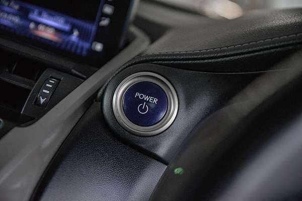 2017 Lexus NX NX300h Luxury AYZ10R