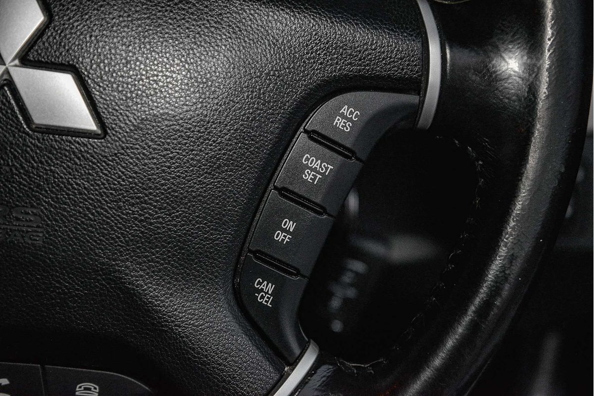 2021 Mitsubishi Pajero GLS NX