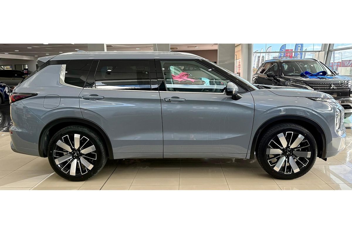 2025 Mitsubishi Outlander Exceed ZM