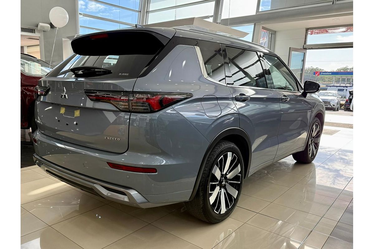 2025 Mitsubishi Outlander Exceed ZM