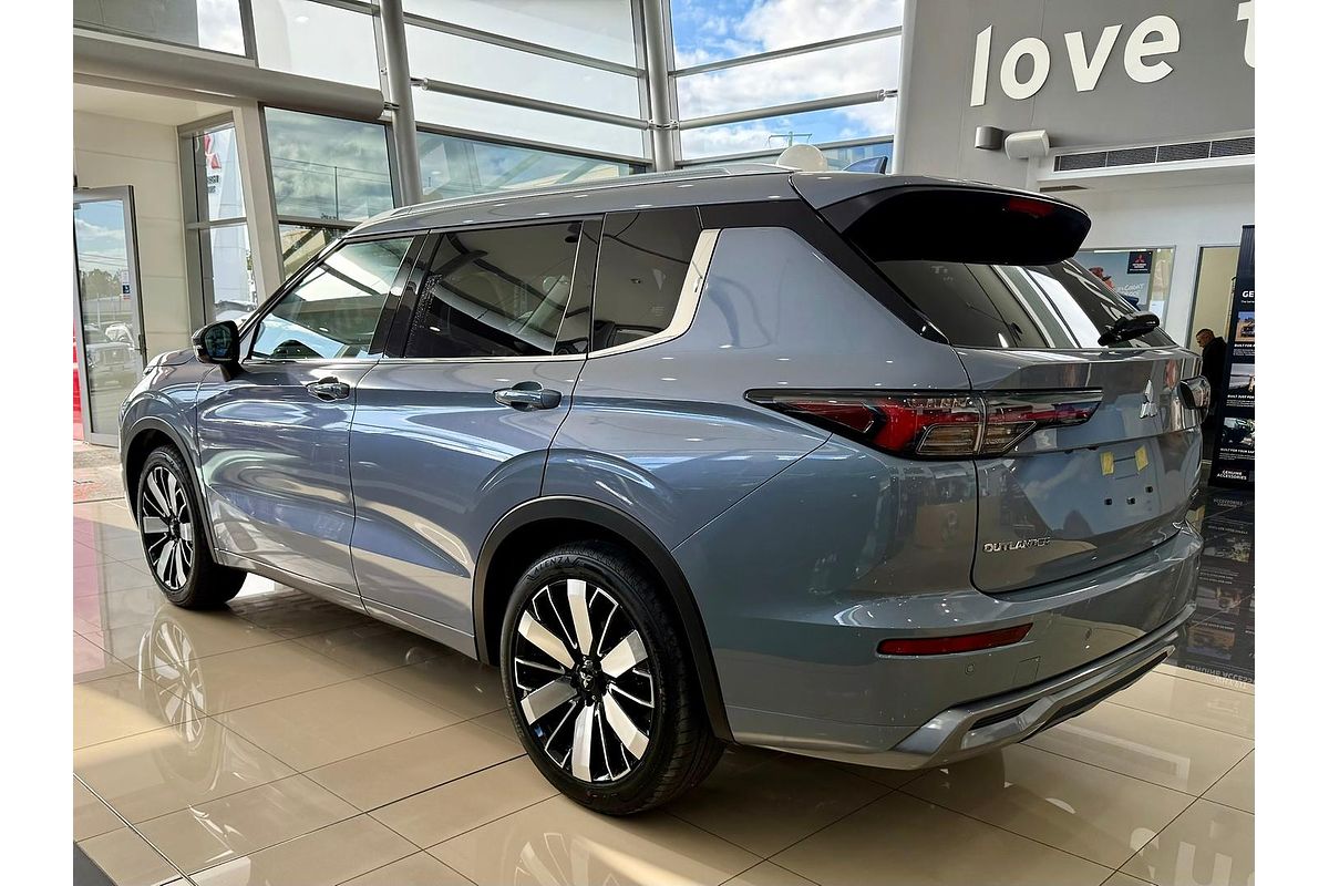 2025 Mitsubishi Outlander Exceed ZM