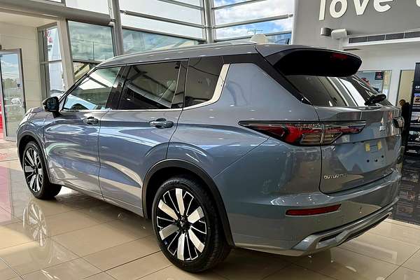 2025 Mitsubishi Outlander Exceed ZM