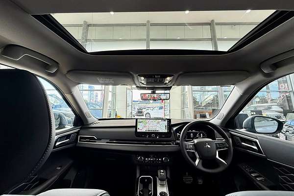 2025 Mitsubishi Outlander Exceed ZM