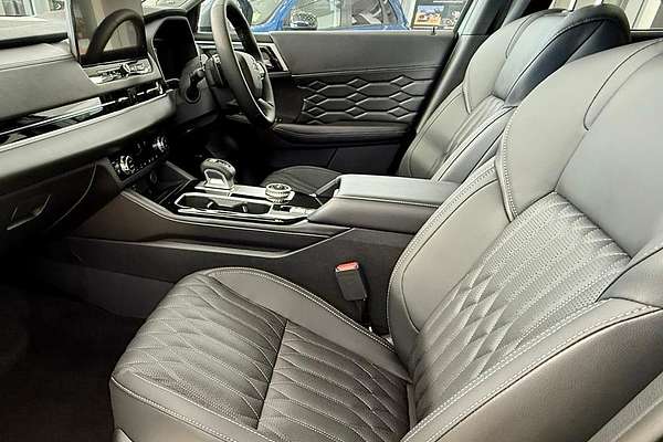 2025 Mitsubishi Outlander Exceed ZM