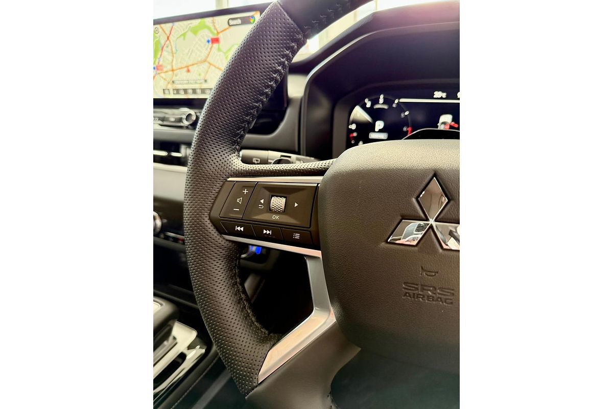 2025 Mitsubishi Outlander Exceed ZM