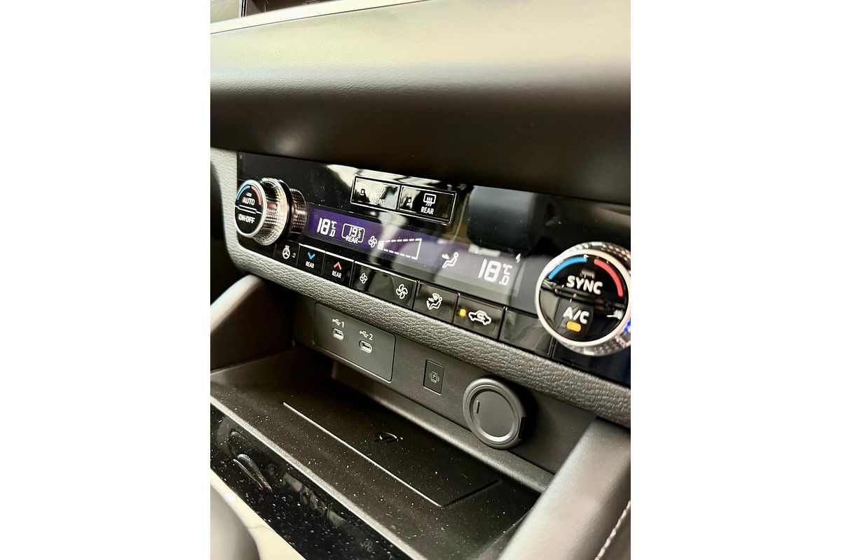 2025 Mitsubishi Outlander Exceed ZM