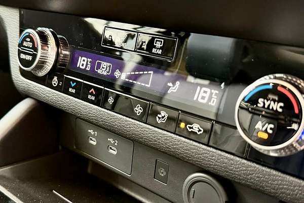 2025 Mitsubishi Outlander Exceed ZM