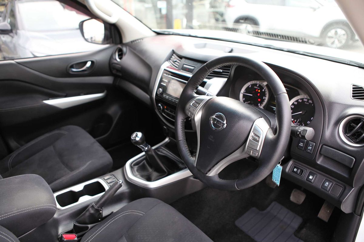 2015 Nissan Navara ST D23 Rear Wheel Drive