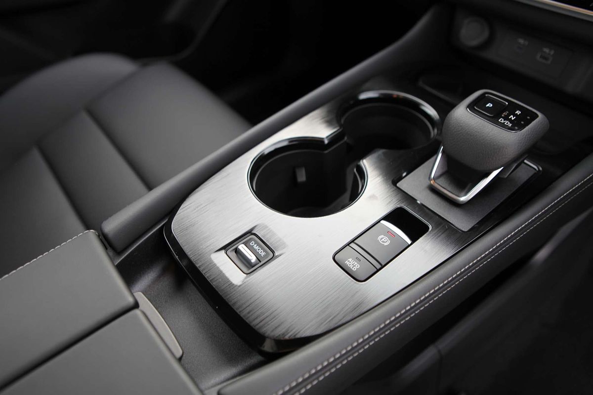 2025 Nissan X-TRAIL ST-L T33