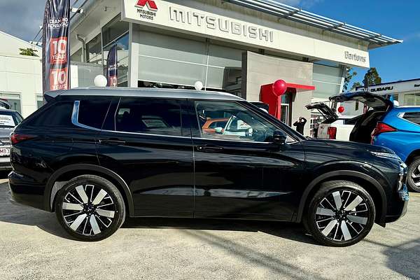 2025 Mitsubishi Outlander Exceed Tourer ZM