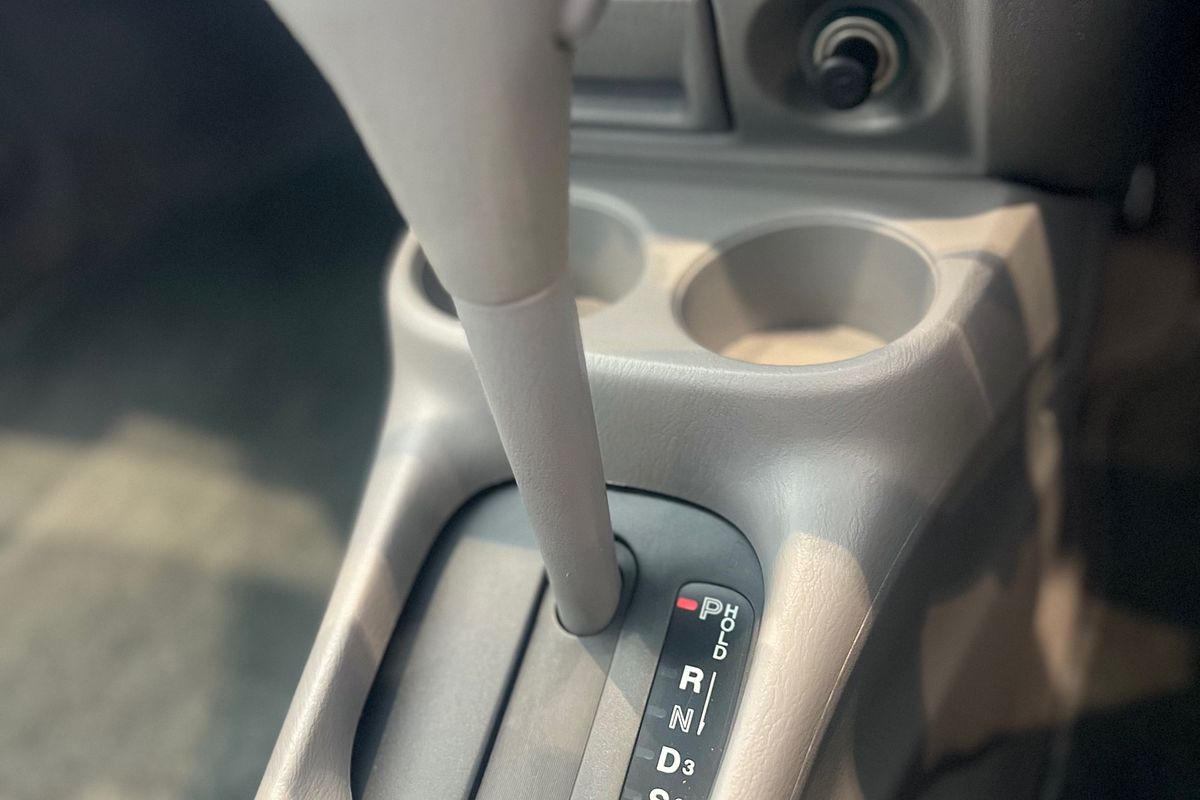 2001 Mazda 121 Shades Metro DW Series 2