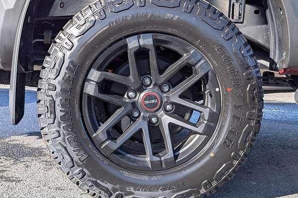 2025 Isuzu D-MAX BLADE 4X4