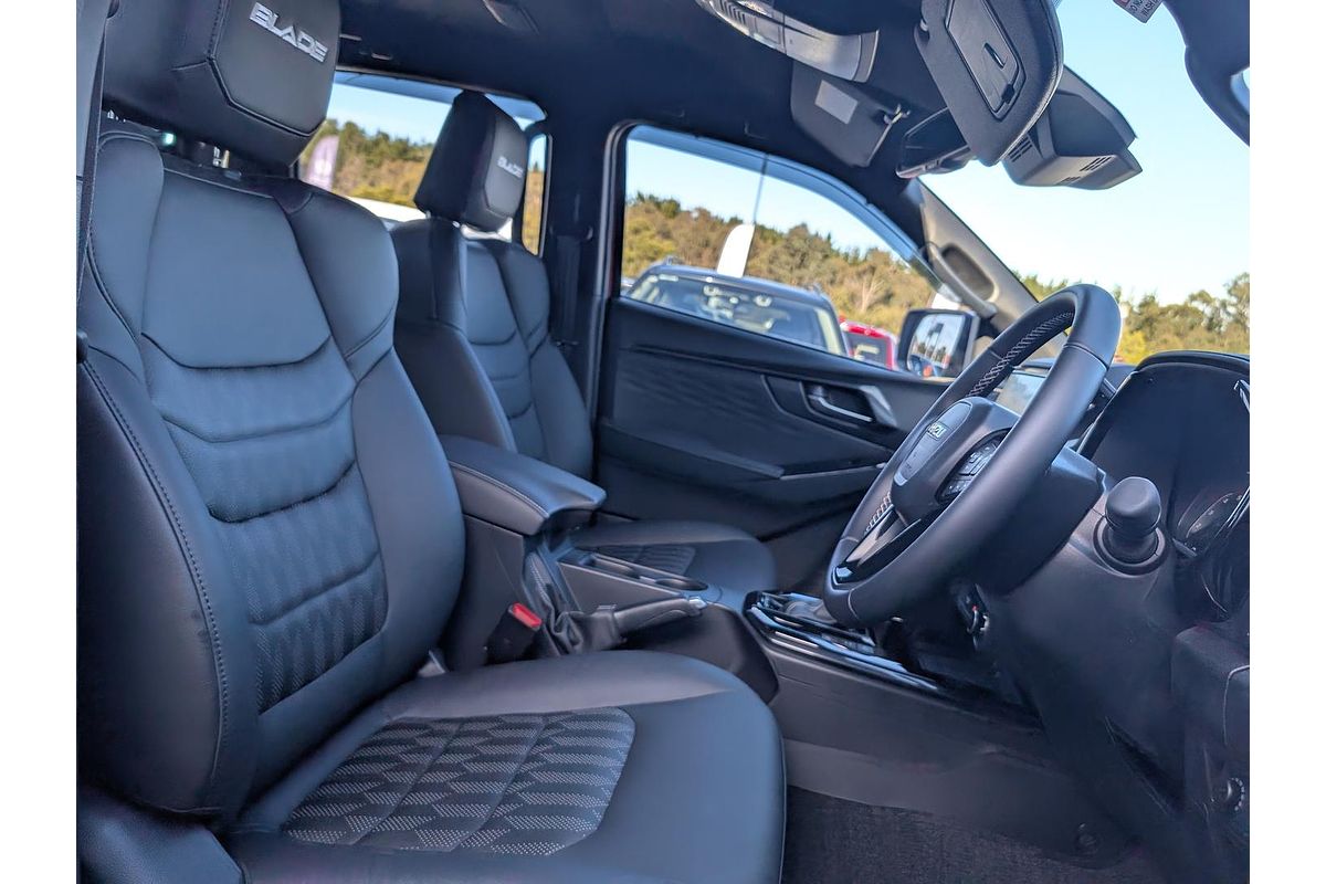 2025 Isuzu D-MAX BLADE 4X4