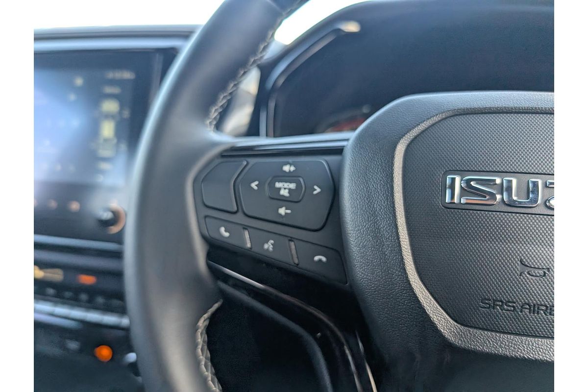 2025 Isuzu D-MAX BLADE 4X4
