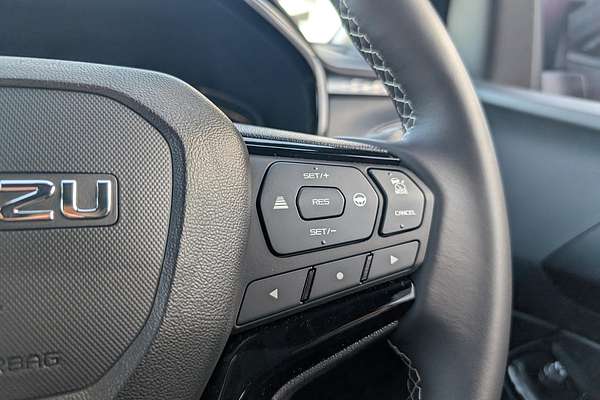 2025 Isuzu D-MAX BLADE 4X4