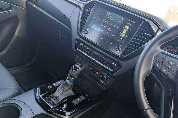 2025 Isuzu D-MAX BLADE 4X4