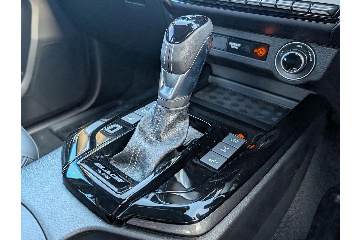 2025 Isuzu D-MAX BLADE 4X4