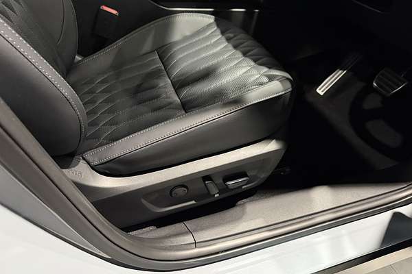2025 Mitsubishi Outlander Exceed ZM