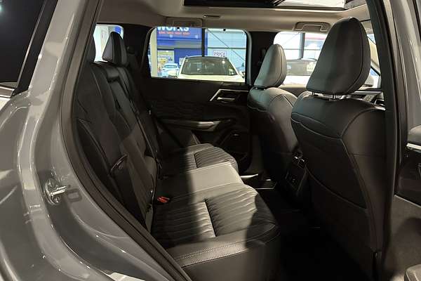 2025 Mitsubishi Outlander Exceed ZM