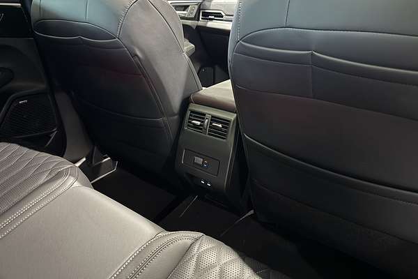2025 Mitsubishi Outlander Exceed ZM