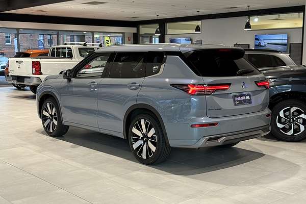 2025 Mitsubishi Outlander Exceed ZM