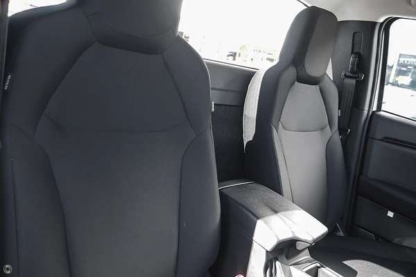 2025 Isuzu D-MAX SX High Ride Rear Wheel Drive