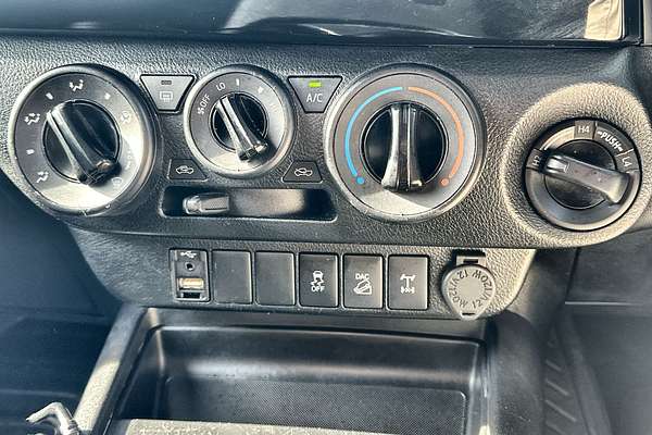 2019 Toyota Hilux SR GUN126R 4X4
