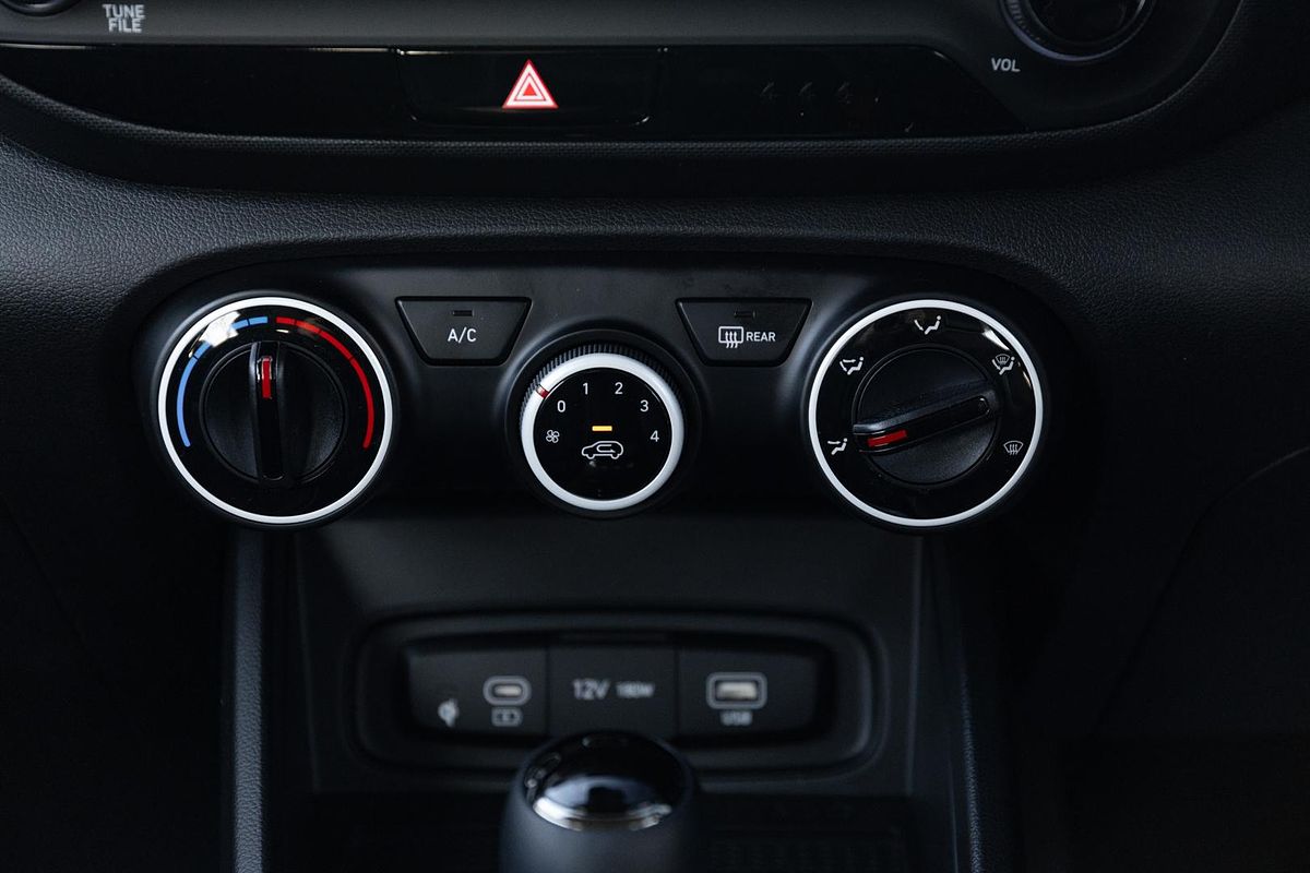 2025 Hyundai Venue Active QX.V5