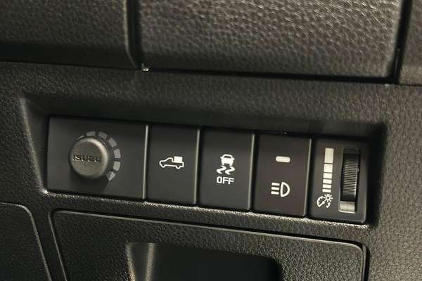 2025 Isuzu D-MAX BLADE 4X4