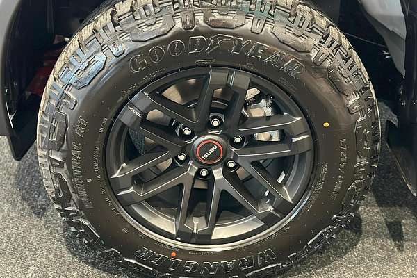 2025 Isuzu D-MAX BLADE 4X4