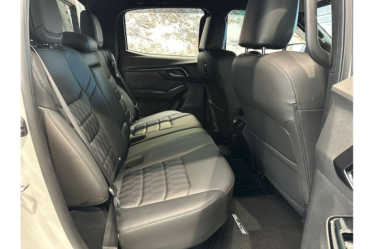 2025 Isuzu D-MAX BLADE 4X4