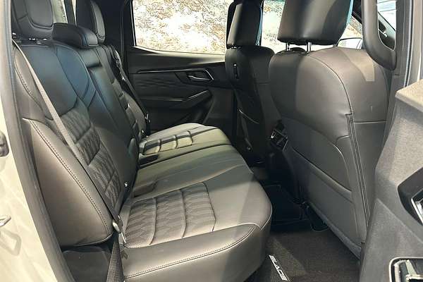 2025 Isuzu D-MAX BLADE 4X4