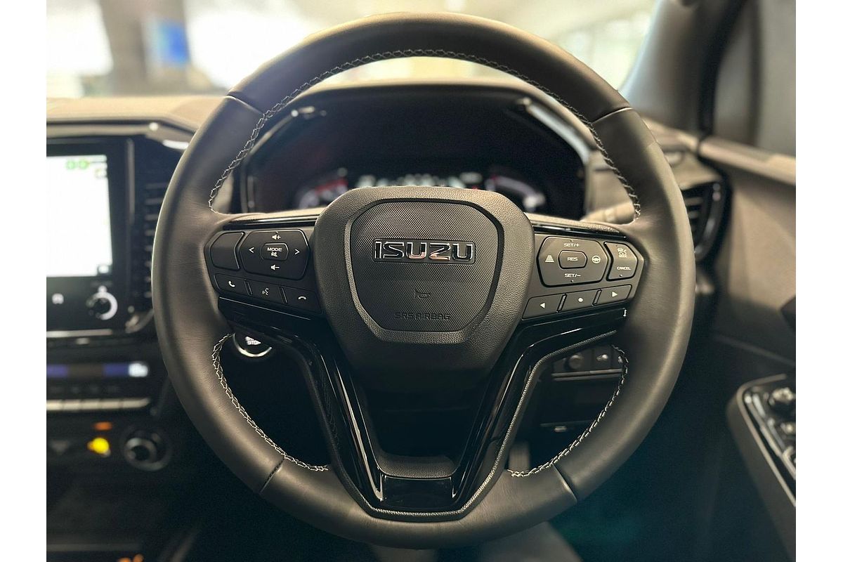 2025 Isuzu D-MAX BLADE 4X4