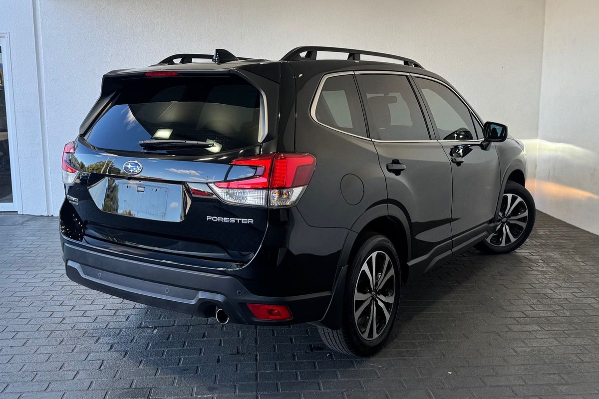 2022 Subaru Forester 2.5i Premium S5