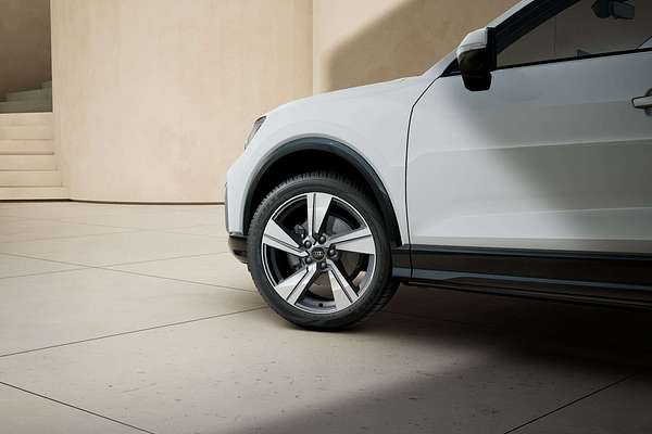 2025 Audi Q2 35 TFSI S line edition GA