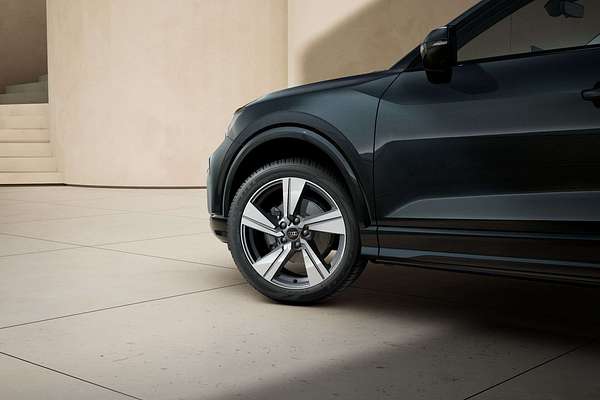 2025 Audi Q2 35 TFSI S line edition GA
