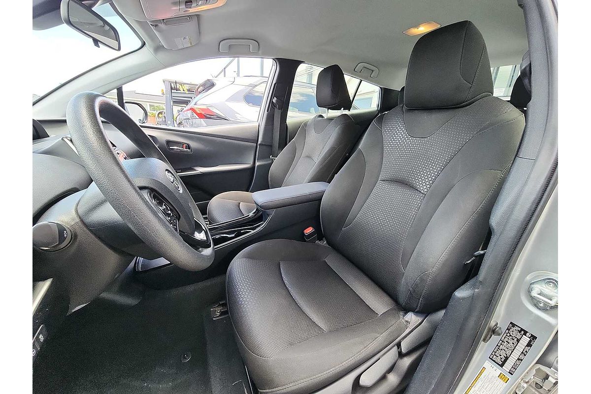 2022 Toyota Prius LE