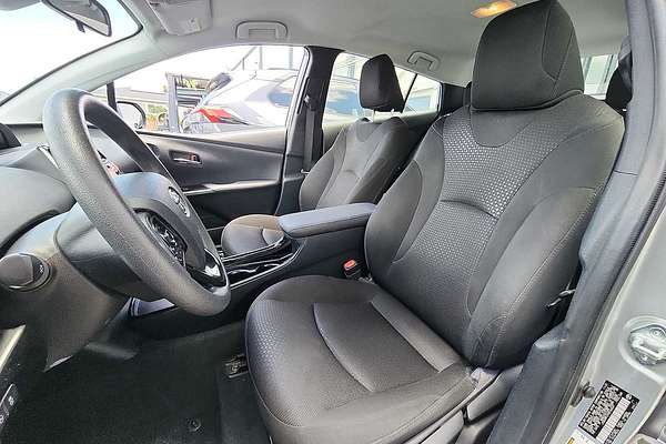 2022 Toyota Prius LE