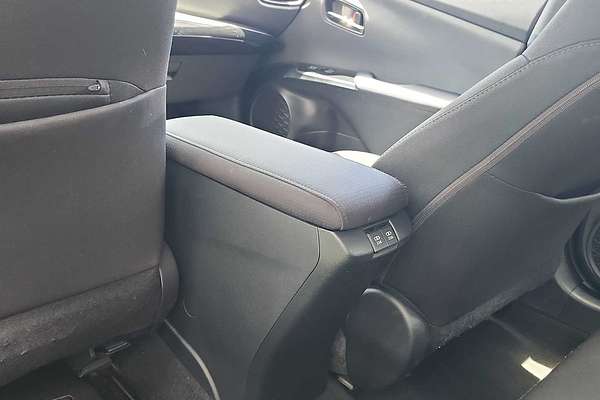 2022 Toyota Prius LE