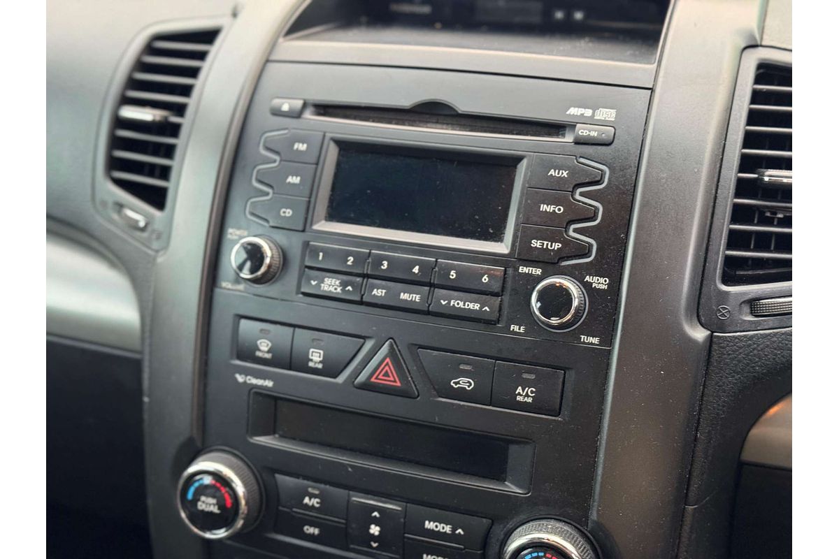 2010 Kia Sorento SLi XM