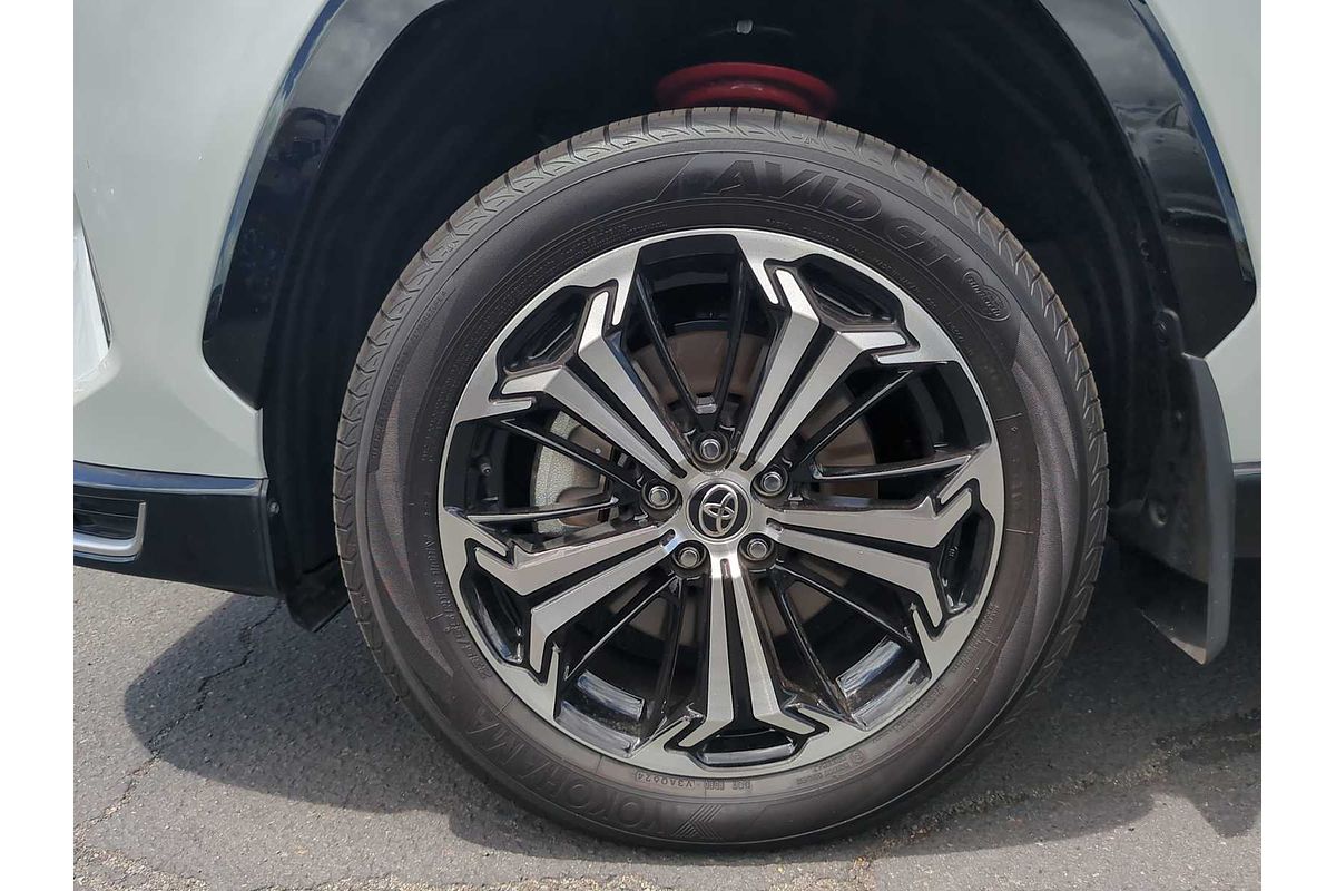2024 Toyota RAV4 XSE