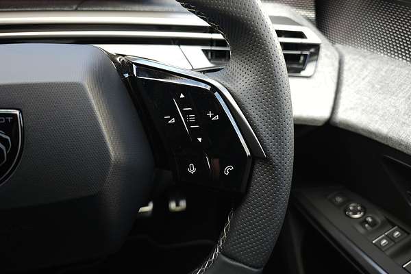 2025 Peugeot 3008 GT Premium Hybrid P64